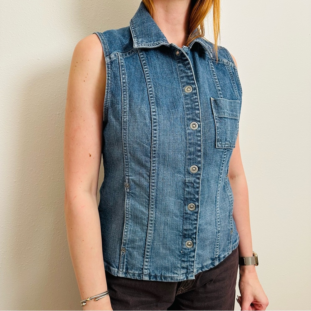 Vintage Chico's Blue Sleeveless Denim Button-Front Vest 1